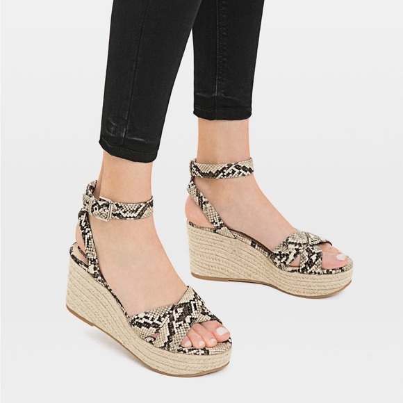 Animal print wedges STRADIVARIUS - Picture 3 of 7